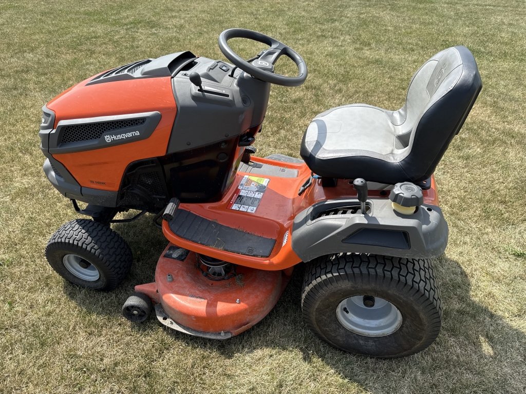 Property photo 42 - TIMED ONLINE ONLY PERSONAL PROPERTY AUCTION IN WHITLEY COUNTY, INDIANA