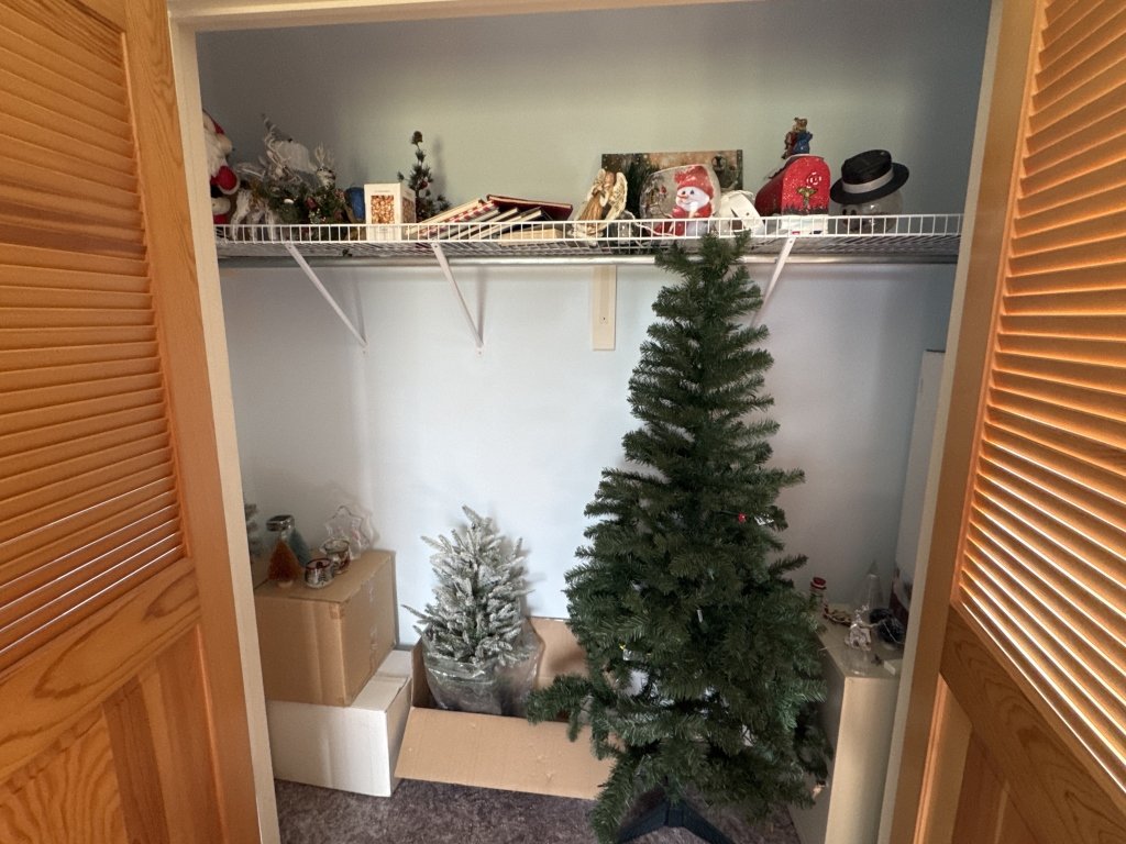 Property photo 67 - TIMED ONLINE ONLY PERSONAL PROPERTY AUCTION IN WHITLEY COUNTY, INDIANA