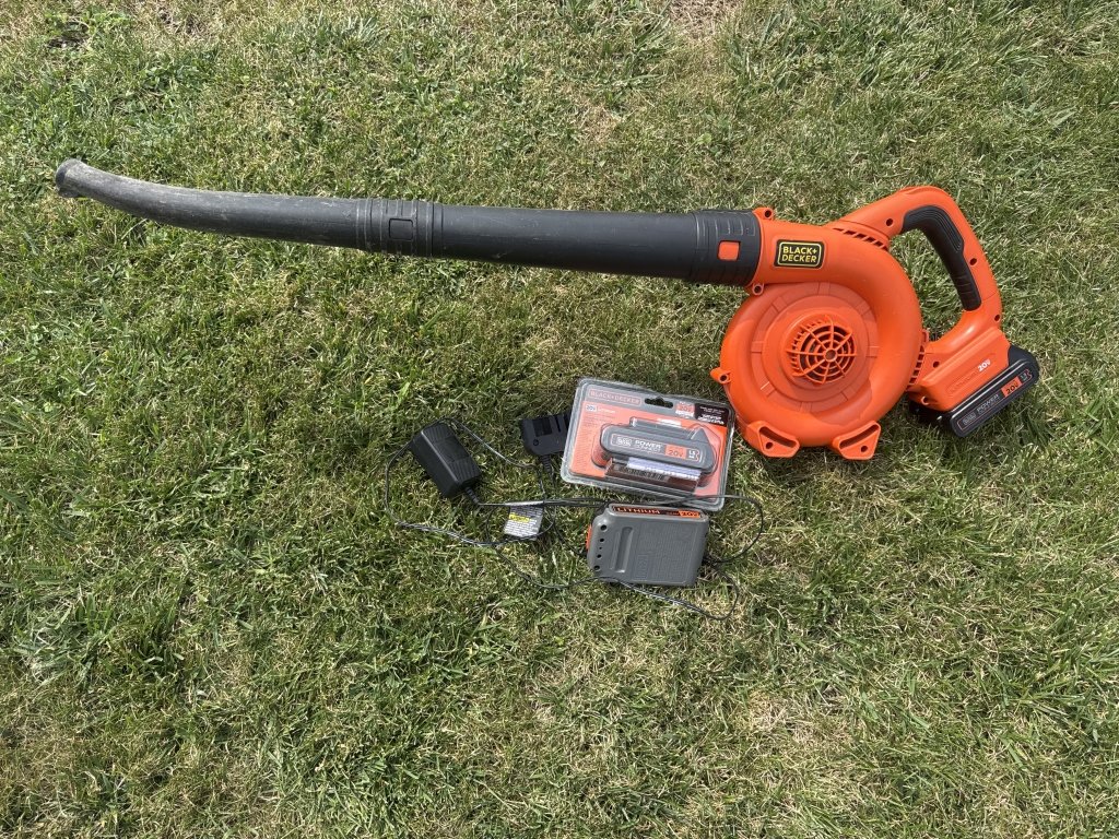 Property photo 138 - TIMED ONLINE ONLY PERSONAL PROPERTY AUCTION IN WHITLEY COUNTY, INDIANA