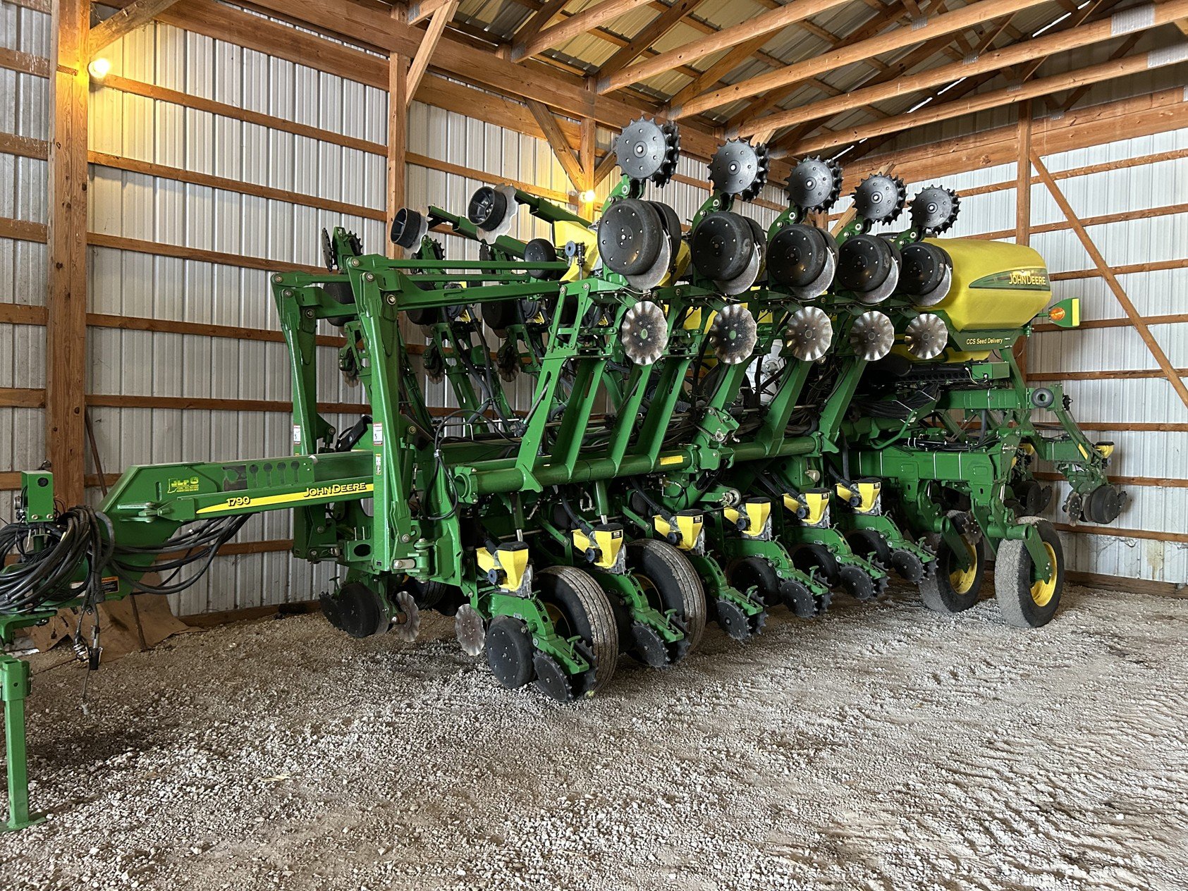 Property photo 15 - FARM EQUIPMENT AUCTION IN PULASKI COUNTY, INDIANA