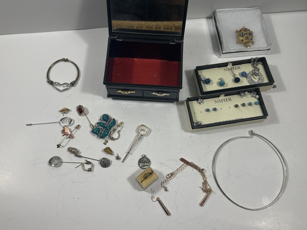 Property photo 114 - TIMED ONLINE ONLY PERSONAL PROPERTY AUCTION IN ALLEN COUNTY, INDIANA