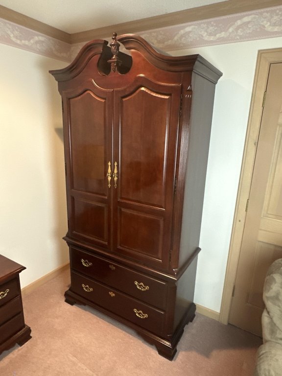 Property photo 911 - TIMED ONLINE ONLY PERSONAL PROPERTY AUCTION IN ALLEN COUNTY, INDIANA