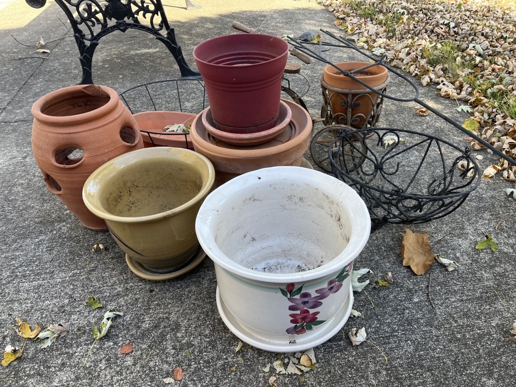 Property photo 642 - TIMED ONLINE ONLY PERSONAL PROPERTY AUCTION IN ALLEN COUNTY, INDIANA