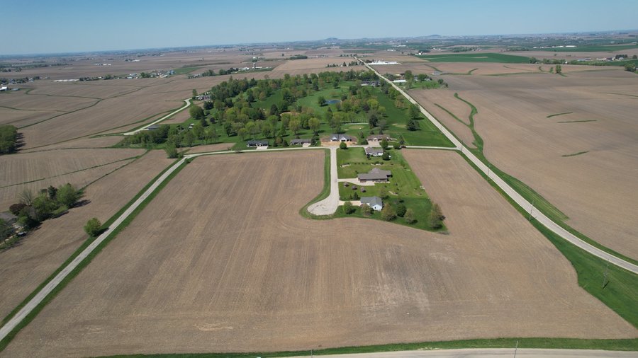 For sale: PRESIDENTIAL ESTATES - LOTS FOR SALE - Near Coles Acres Golf Course