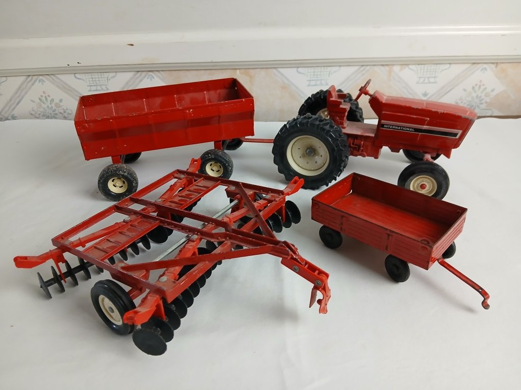 Property photo 301 - TIMED ONLINE ONLY PERSONAL PROPERTY AUCTION IN ALLEN COUNTY, INDIANA