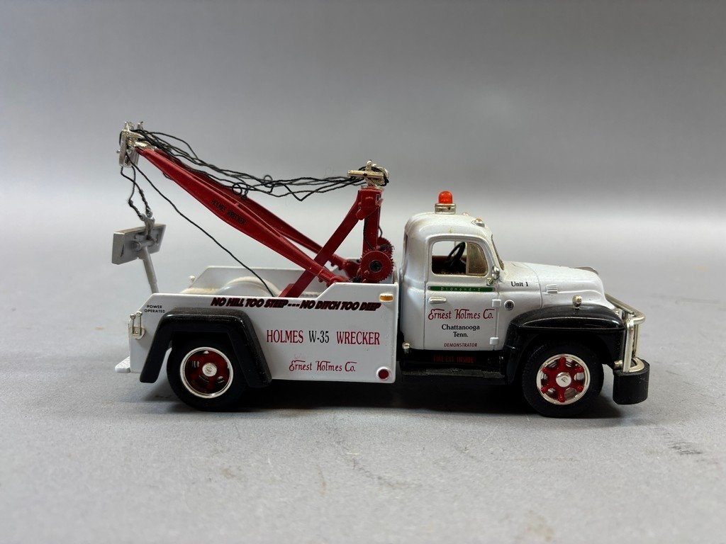 Property photo 1 - TIMED ONLINE ONLY PERSONAL PROPERTY AUCTION IN ALLEN COUNTY, INDIANA