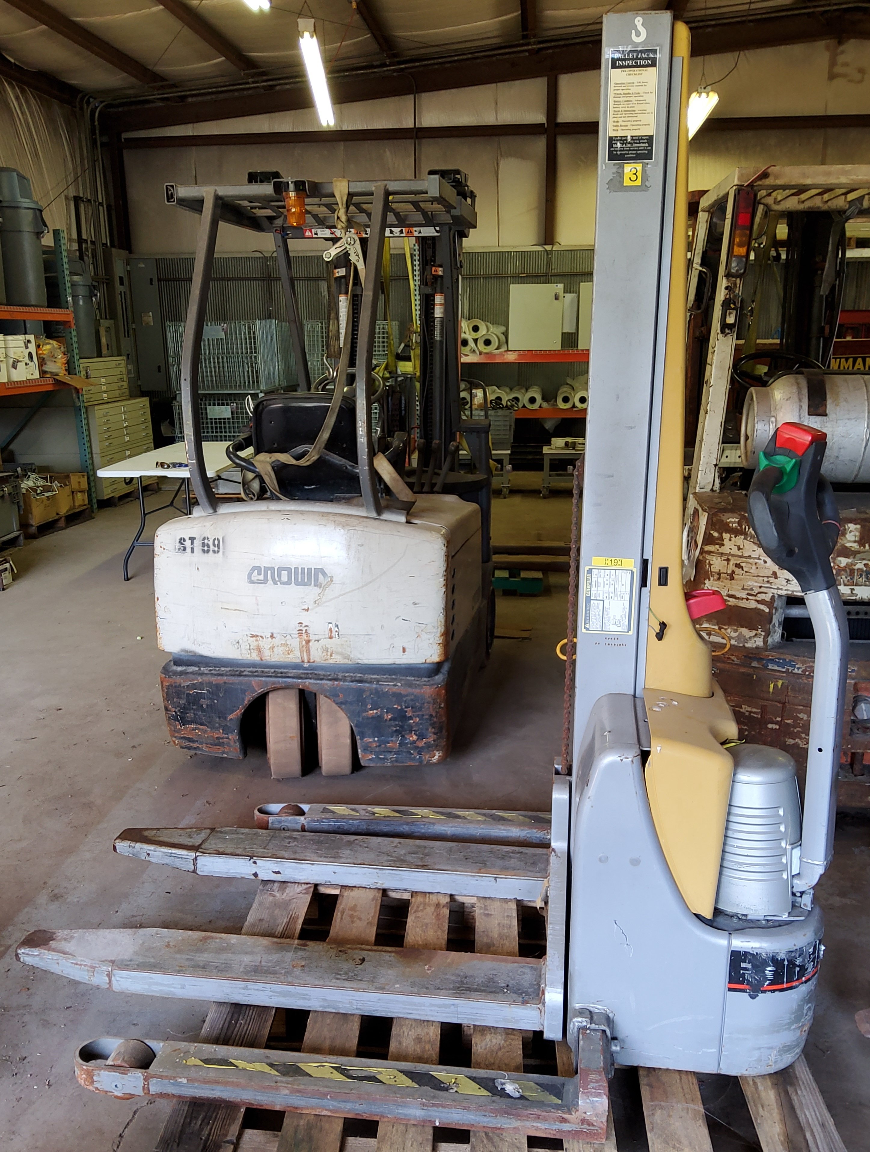 Property photo 16 - TIMED ONLINE ONLY PERSONAL PROPERTY AUCTION IN WHITLEY COUNTY, INDIANA
