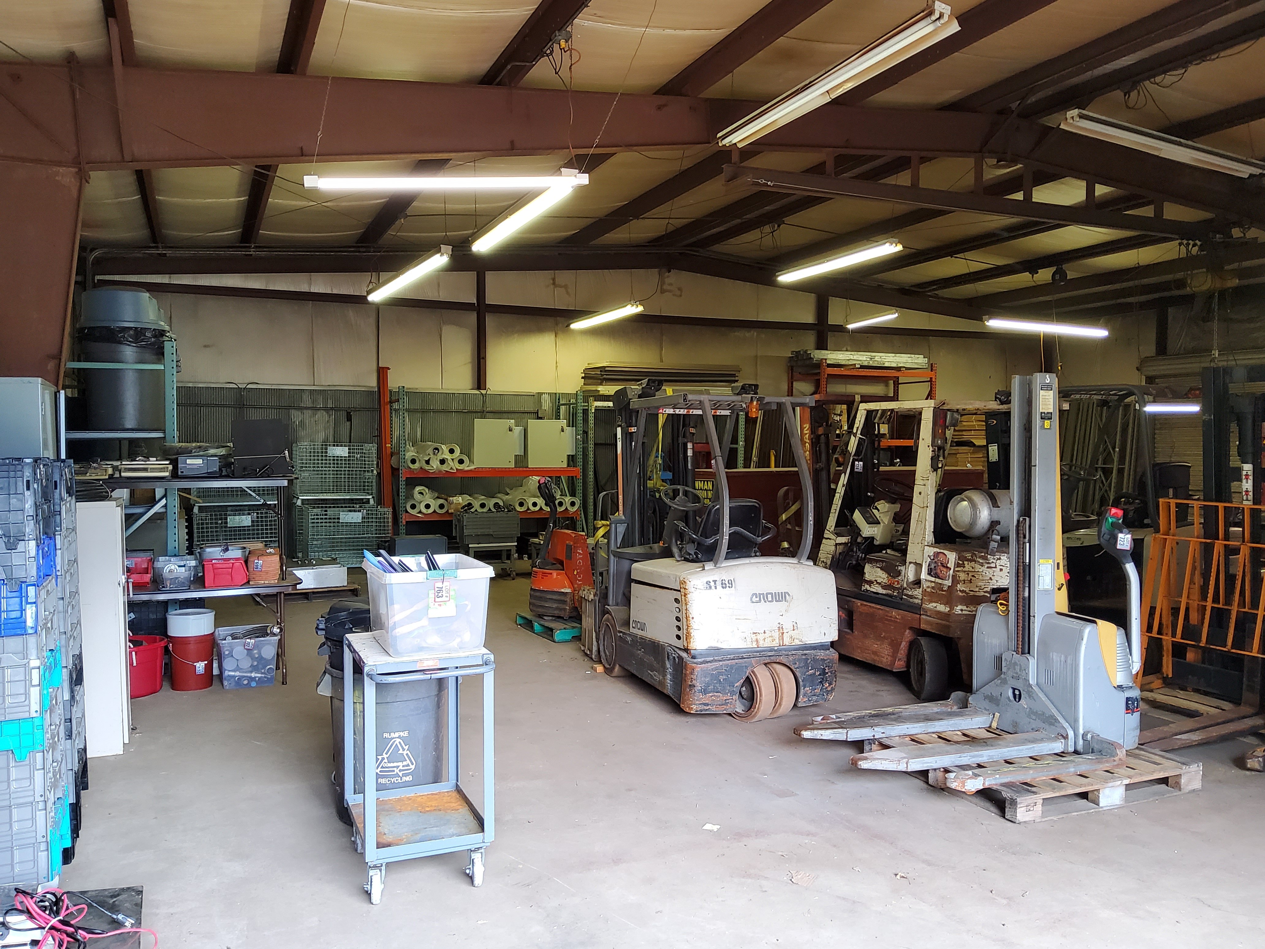 Property photo 3 - TIMED ONLINE ONLY PERSONAL PROPERTY AUCTION IN WHITLEY COUNTY, INDIANA