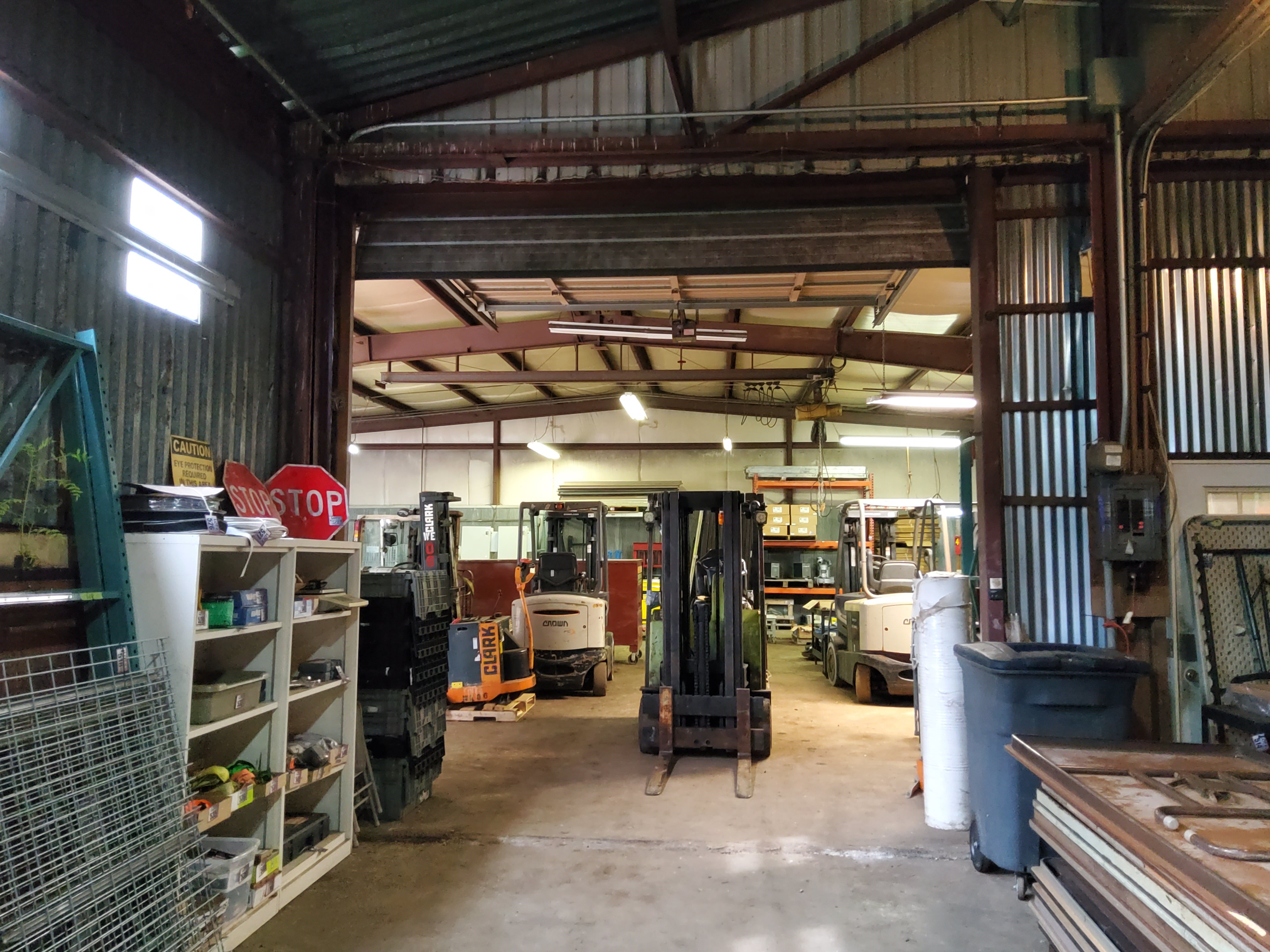 Property photo 31 - TIMED ONLINE ONLY PERSONAL PROPERTY AUCTION IN WHITLEY COUNTY, INDIANA
