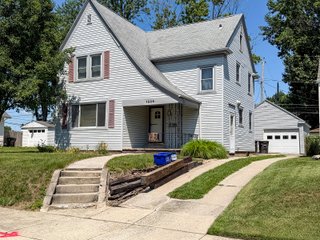 Tract 2 - REAL ESTATE AUCTION - 3 HOMES IN ALLEN COUNTY, INDIANA
