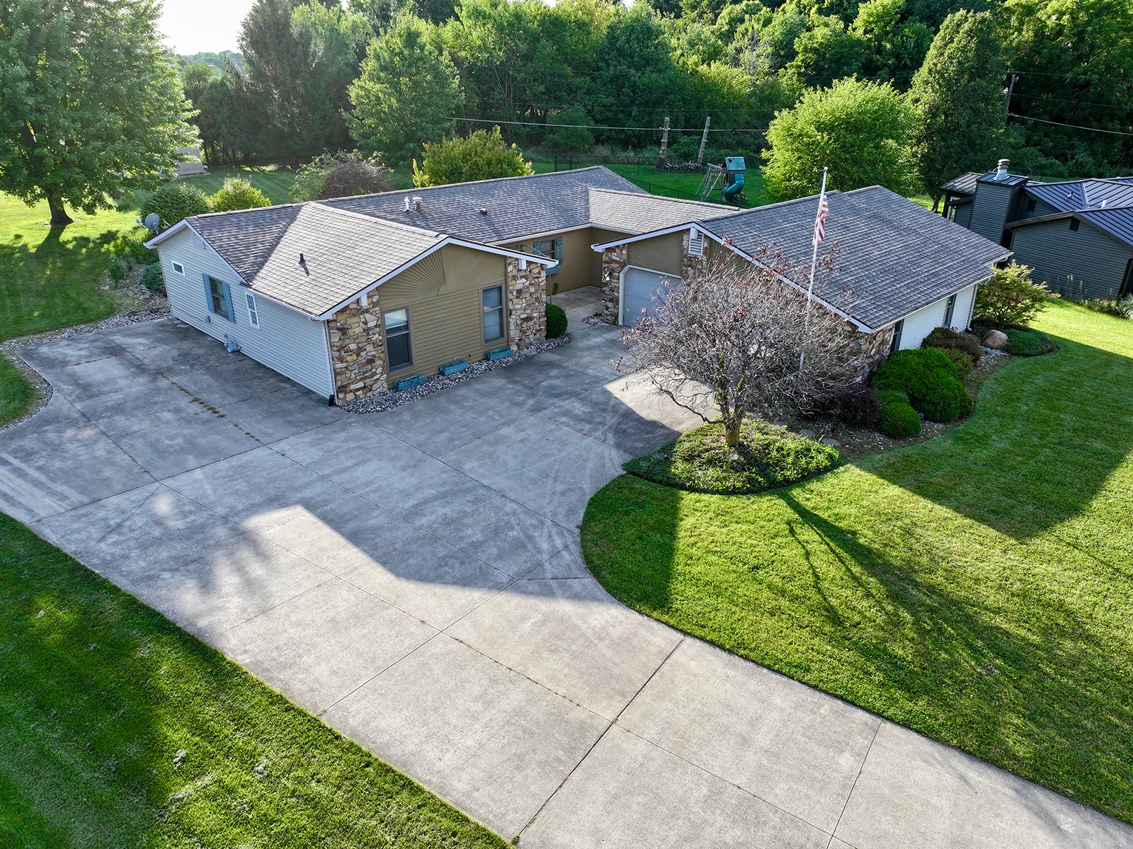 Property photo 5 - REAL ESTATE AUCTION - .61+/-ACRES OFFERED IN 1 TRACT IN NOBLE COUNTY, INDIANA