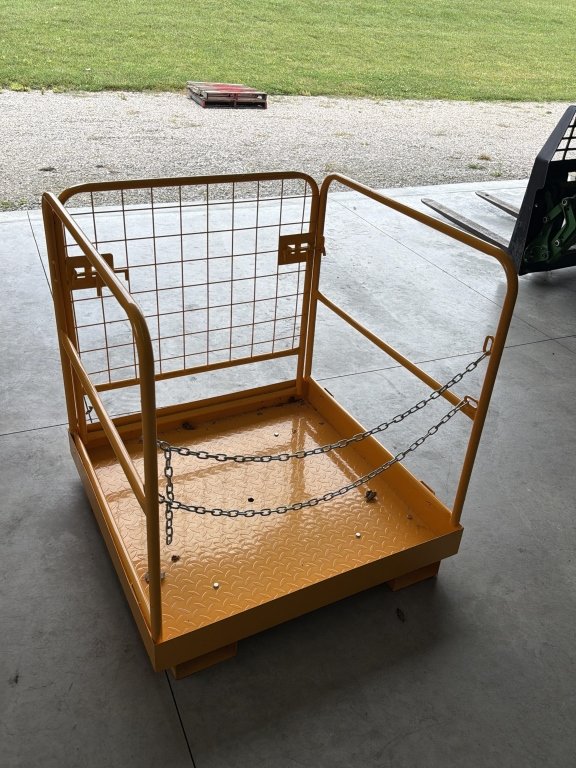 Property photo 17 - TIMED ONLINE ONLY PERSONAL PROPERTY AUCTION IN ALLEN COUNTY, INDIANA