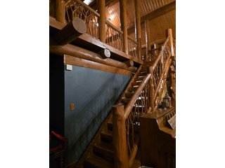 Beautiful, Secluded Setting Southwest of Huntington
8.03+/- Acres with Access from County Road 400 W
House is a 3,900 square foot, log home built in 2004.
<li>4 BEDROOMS
<li>4 BATHS
<li>2 CAR GARAGE
<li>LARGE WOOD DECK
<li>1.5+/- ACRE POND
<li>1,232 SQUARE FOOT POLE BARN
<li>BUILT IN 2007. CONCRETE FLOOR WITH ATTIC TRUSSES. - REAL ESTATE FOR SALE - 8.03+/-ACRES IN HUNTINGTON COUNTY, INDIANA