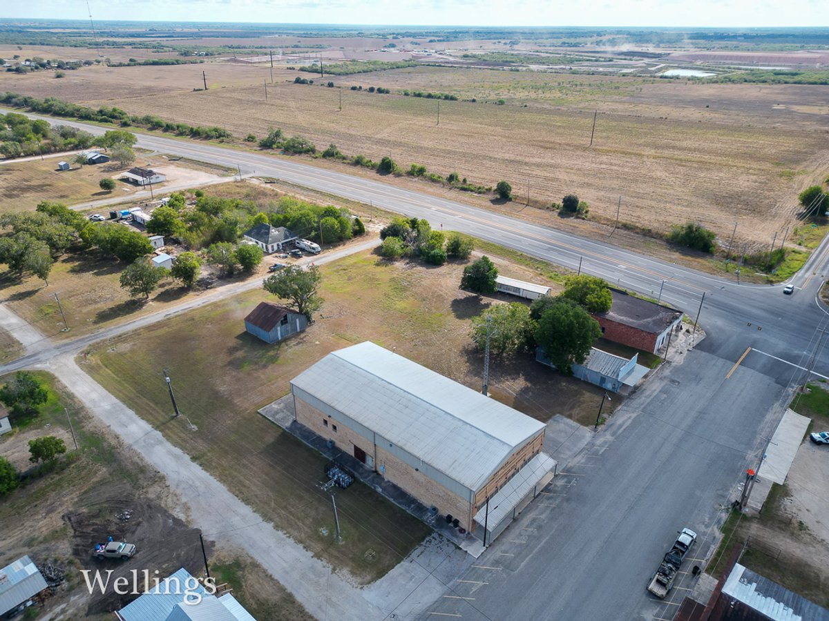 Listing brochure cover - 8,775+/- SF COMMERCIAL OFFICE BUILDING | DOWNTOWN NORDHEIM, TEXAS