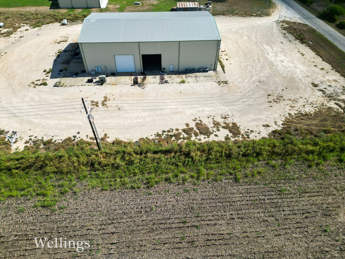 Listing brochure cover - 3.25± ACRE INDUSTRIAL PROPERTY WITH OFFICE & WAREHOUSE FACILITY | NORDHEIM, TEXAS