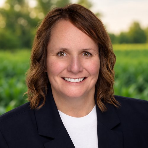 Stephanie Swinehart, Schrader auction agent