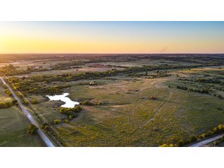 Property photo 2 - LAKE McMURTRY TROPHY WHITETAIL, RECREATIONAL LAND & PRODUCING MINERALS AUCTION
