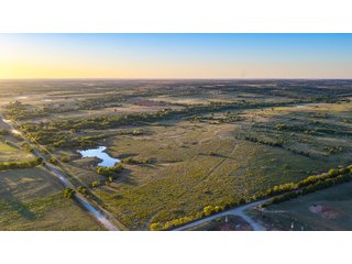 Property photo 3 - LAKE McMURTRY TROPHY WHITETAIL, RECREATIONAL LAND & PRODUCING MINERALS AUCTION