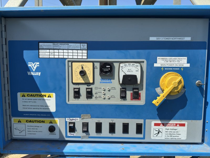 Tract 13, North pivot: Control panel (Valley Standard)