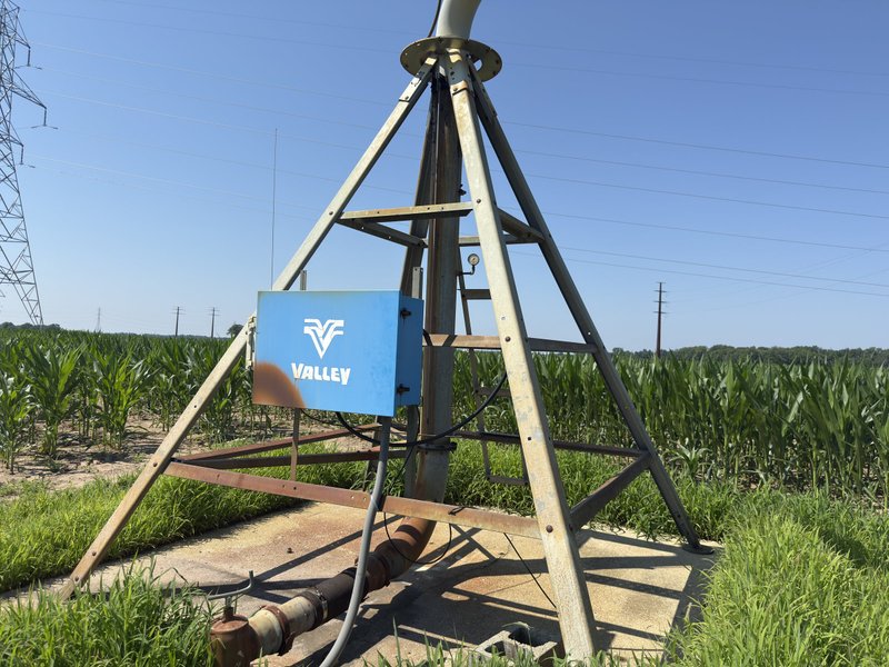 Tract 13, North pivot: Pivot point