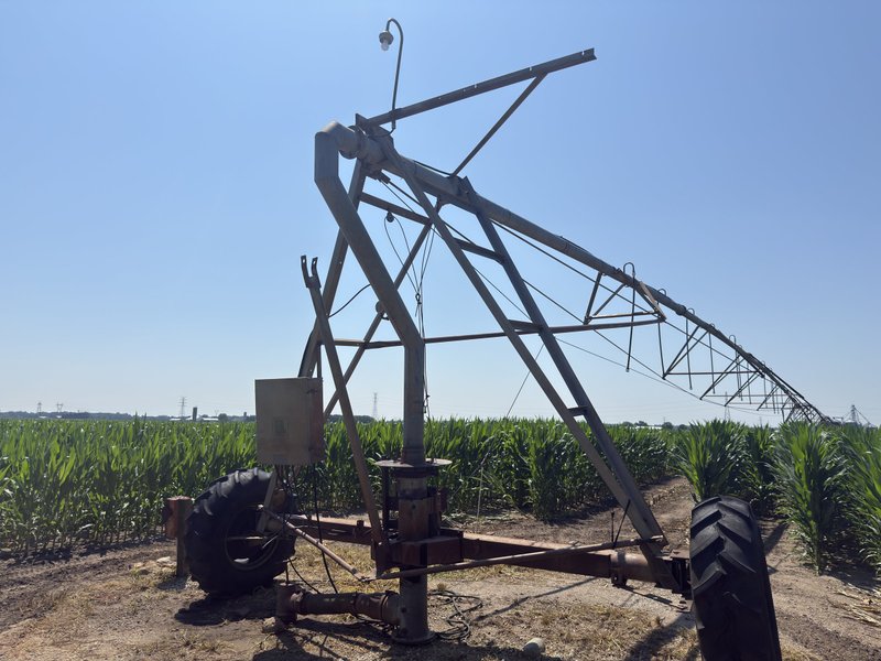 Tract 14, North pivot: Pivot point