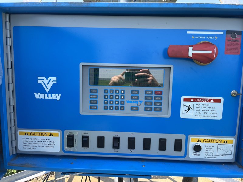 Tract 15, North pivot: Control panel (Valley Pro2)