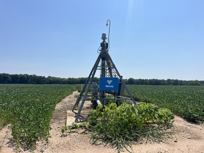 Tract 5, Center pivot: Pivot point