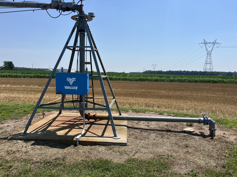 Tract 6, Northeast pivot: Pivot point