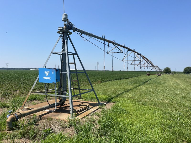 Tract 8, Northeast pivot: Pivot point and spans