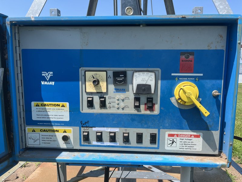 Tract 8, Northeast pivot: Control panel (Valley Standard)