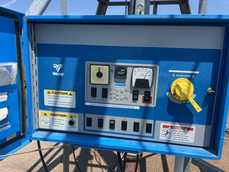 Tract 8, Northwest pivot: Control panel (Valley Standard)