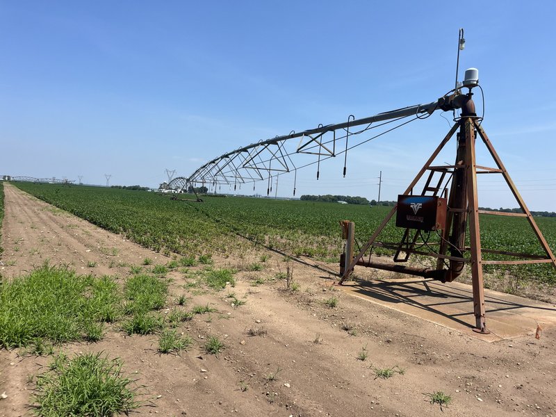 Tract 8, Southwest pivot: Pivot point and spans