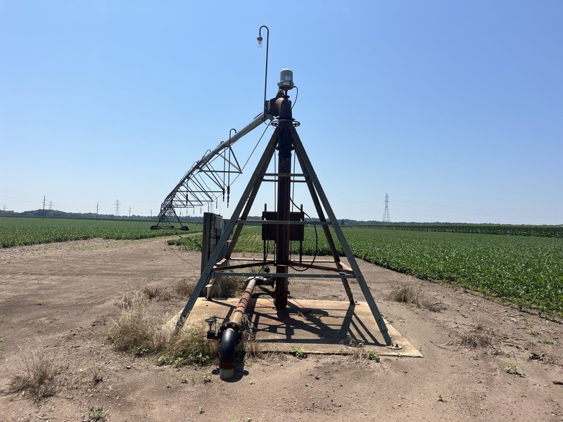 Tract 8, West central pivot: Pivot point