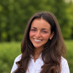 Anna Schrader, Schrader staff